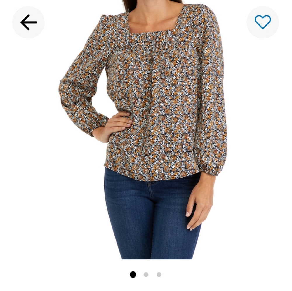 Long sleeve, square neck.